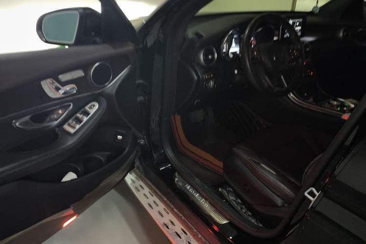 Used Mercedes-Benz GLC 2016 GLC 300 4MATIC Dynamic Model Driver Seat