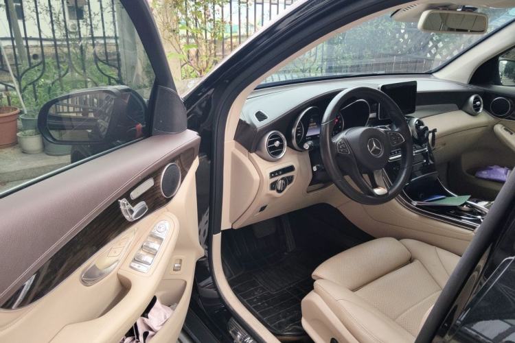 Used Mercedes-Benz GLC 2016 GLC 260 4MATIC Luxury Model Driver Seat