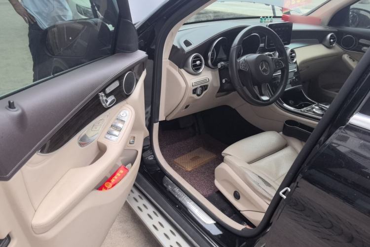 Used Mercedes-Benz GLC 2016 GLC 260 4MATIC Dynamic Edition Driver Seat