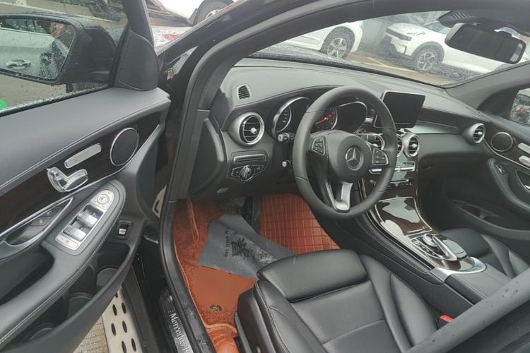 Used Mercedes-Benz GLC 2016 GLC 260 4MATIC Dynamic Edition Driver Seat