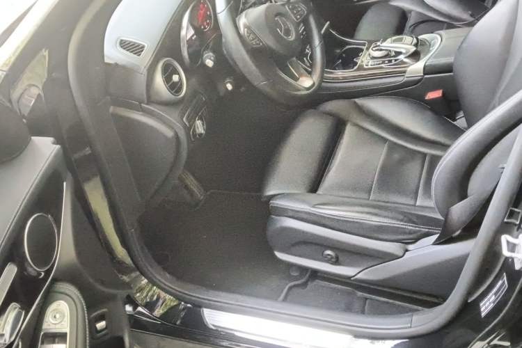 Used Mercedes-Benz GLC 2016 GLC 260 4MATIC Dynamic Edition Driver Seat