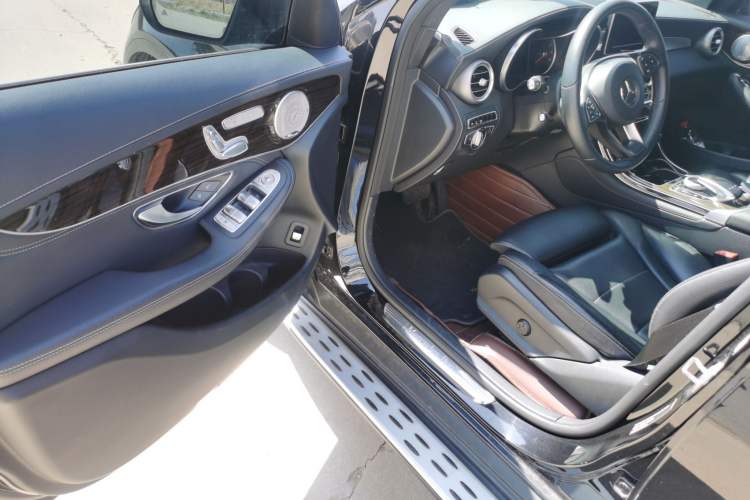 Used Mercedes-Benz GLC 2016 GLC 260 4MATIC Luxury Model Driver Seat