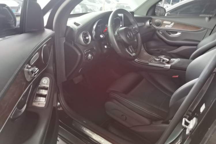 Used Mercedes-Benz GLC 2016 GLC 300 4MATIC Dynamic Model Driver Seat