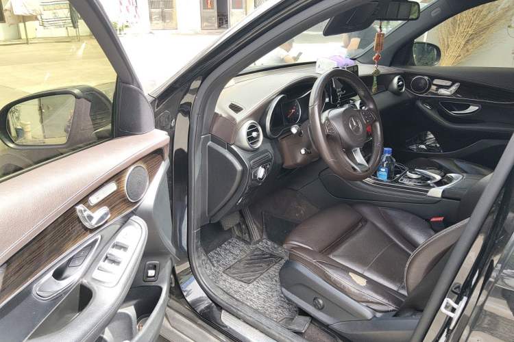 Used Mercedes-Benz GLC 2016 GLC 260 4MATIC Dynamic Edition Driver Seat
