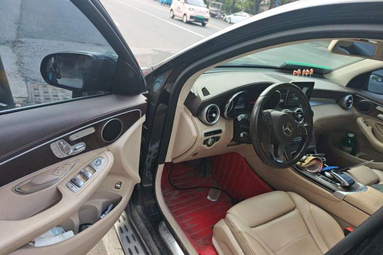 Used Mercedes-Benz GLC 2016 GLC 300 4MATIC Dynamic Model Driver Seat