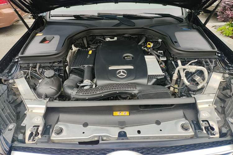 Used Mercedes-Benz GLC 2016 GLC 260 4MATIC Luxury Model Engine Bay