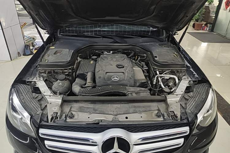 Used Mercedes-Benz GLC 2016 GLC 260 4MATIC Dynamic Edition Engine Bay