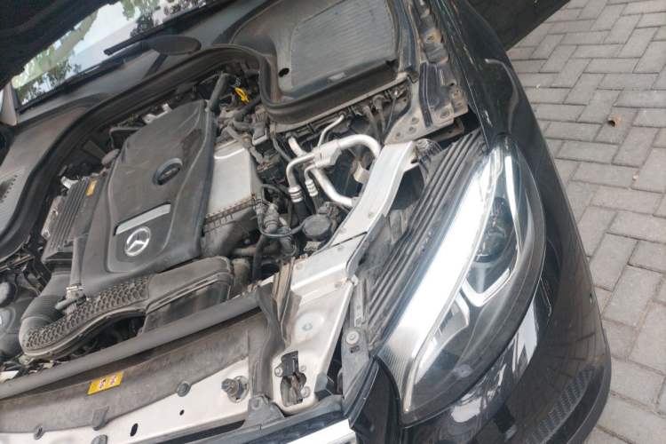 Used Mercedes-Benz GLC 2016 GLC 260 4MATIC Dynamic Edition Engine Bay Left