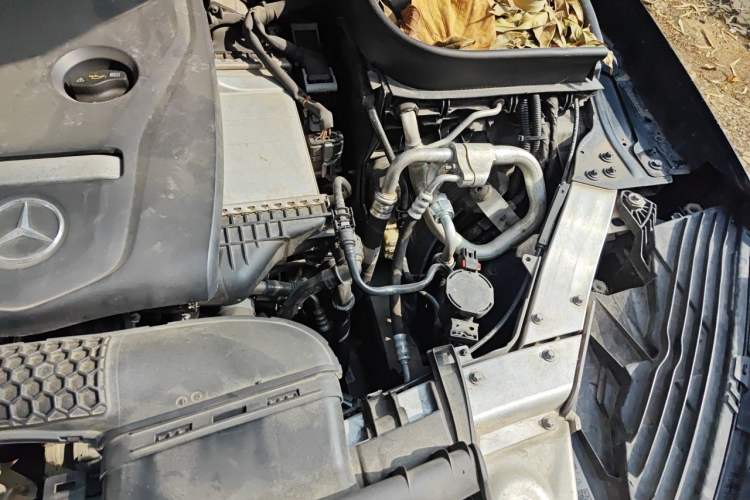 Used Mercedes-Benz GLC 2016 GLC 260 4MATIC Luxury Model Engine Bay Left