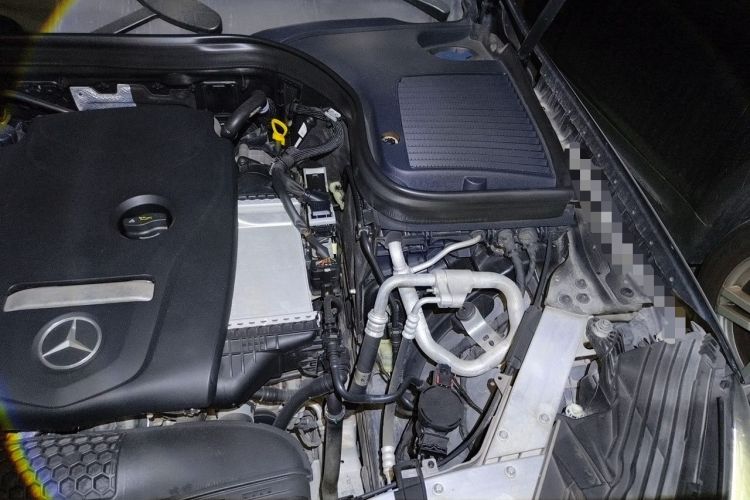 Used Mercedes-Benz GLC 2016 GLC 300 4MATIC Luxury Model Engine Bay Left