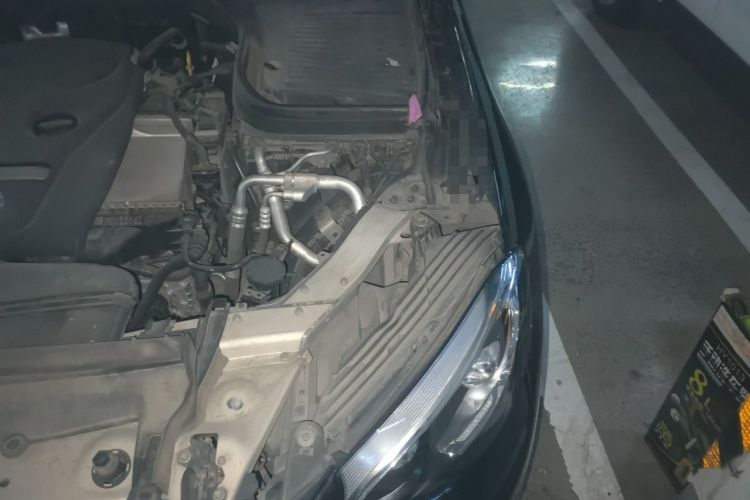Used Mercedes-Benz GLC 2016 GLC 300 4MATIC Dynamic Model Engine Bay Left
