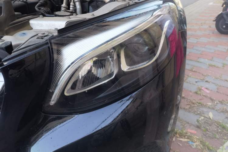 Used Mercedes-Benz GLC 2016 GLC 260 4MATIC Luxury Model Engine Bay Left