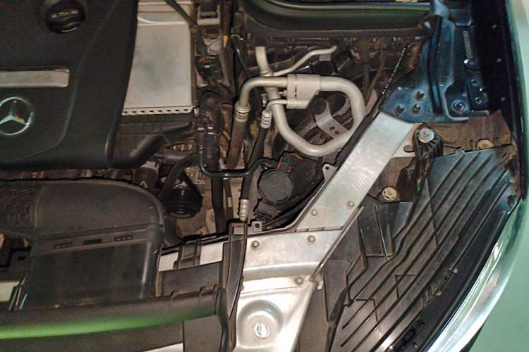 Used Mercedes-Benz GLC 2016 GLC 260 4MATIC Dynamic Edition Engine Bay Left