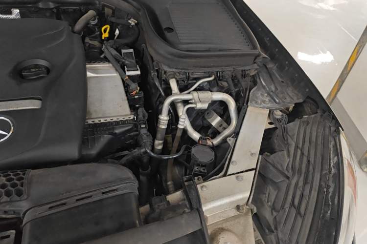 Used Mercedes-Benz GLC 2016 GLC 300 4MATIC Dynamic Model Engine Bay Left