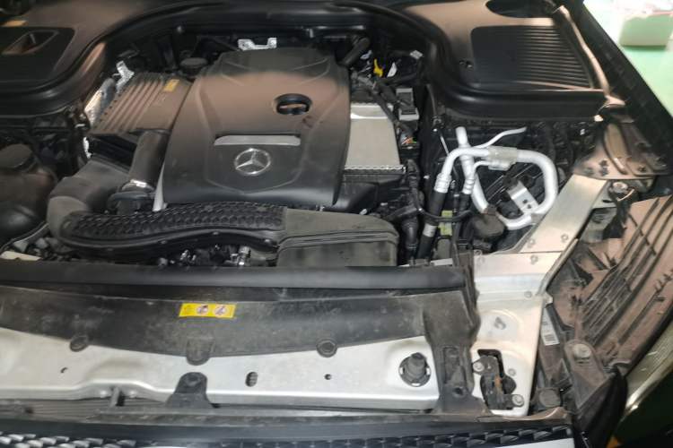 Used Mercedes-Benz GLC 2016 GLC 260 4MATIC Dynamic Edition Engine Bay Left