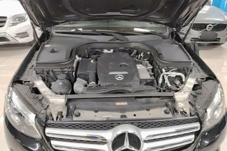 Used Mercedes-Benz GLC 2016 GLC 300 4MATIC Dynamic Model Engine Bay