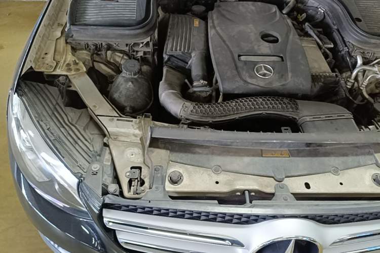 Used Mercedes-Benz GLC 2016 GLC 300 4MATIC Dynamic Model Engine Bay Right