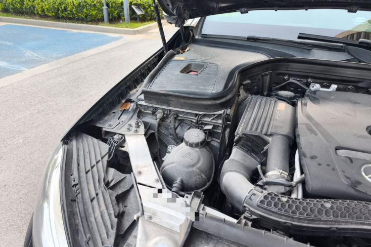 Used Mercedes-Benz GLC 2016 GLC 300 4MATIC Dynamic Model Engine Bay Right