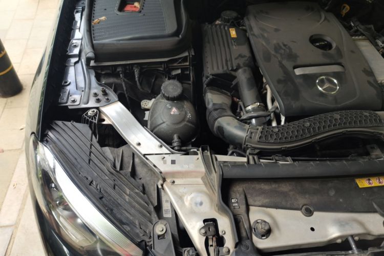 Used Mercedes-Benz GLC 2016 GLC 300 4MATIC Dynamic Model Engine Bay Right