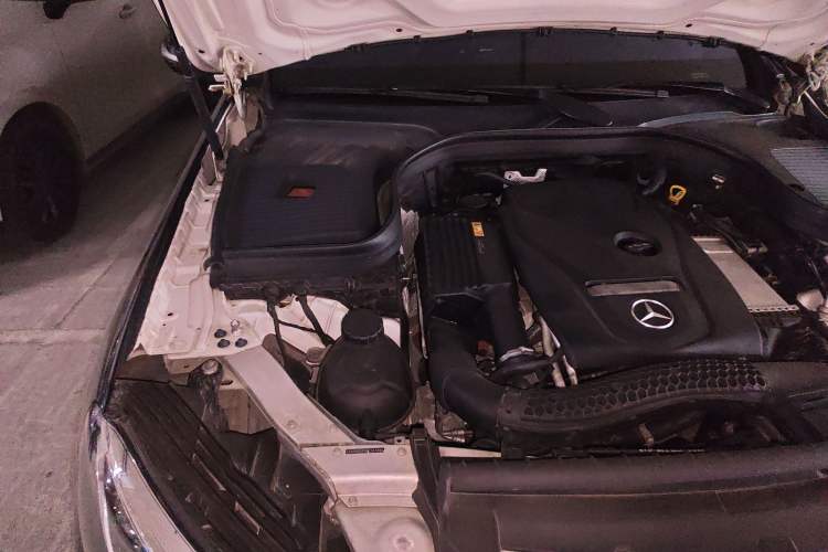 Used Mercedes-Benz GLC 2016 GLC 260 4MATIC Luxury Model Engine Bay Right