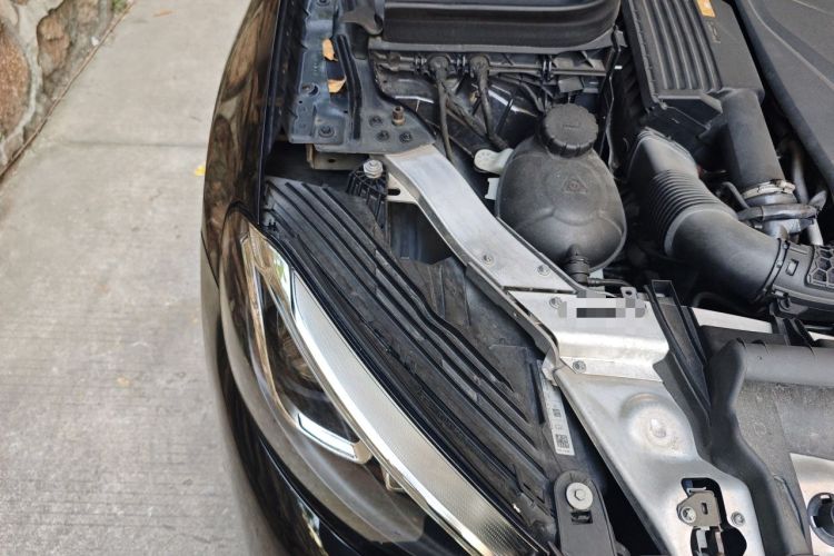 Used Mercedes-Benz GLC 2016 GLC 260 4MATIC Dynamic Edition Engine Bay Right