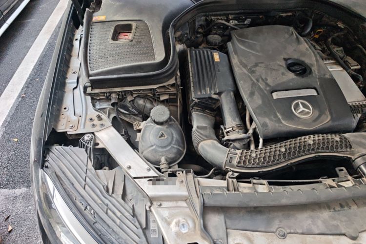 Used Mercedes-Benz GLC 2016 GLC 300 4MATIC Luxury Model Engine Bay Right