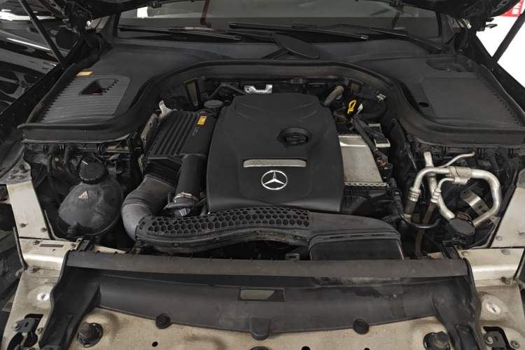Used Mercedes-Benz GLC 2016 GLC 300 4MATIC Dynamic Model Engine Bay