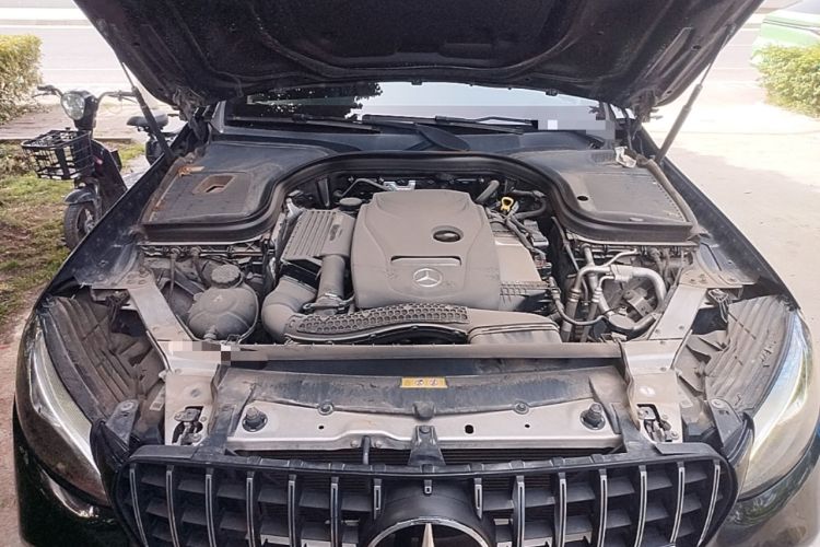 Used Mercedes-Benz GLC 2016 GLC 260 4MATIC Dynamic Edition Engine Bay
