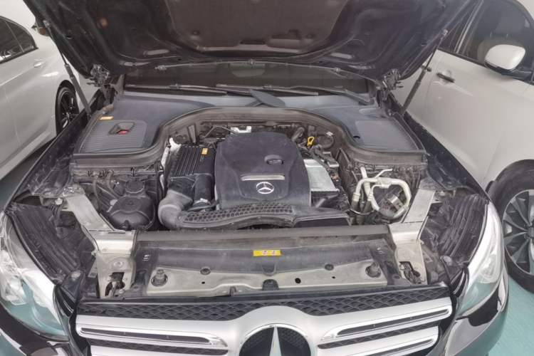 Used Mercedes-Benz GLC 2016 GLC 300 4MATIC Dynamic Model Engine Bay