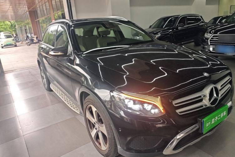Used Mercedes-Benz GLC 2016 GLC 300 4MATIC Dynamic Model Exterior 1