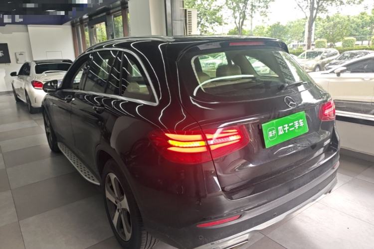 Used Mercedes-Benz GLC 2016 GLC 300 4MATIC Dynamic Model Exterior 2