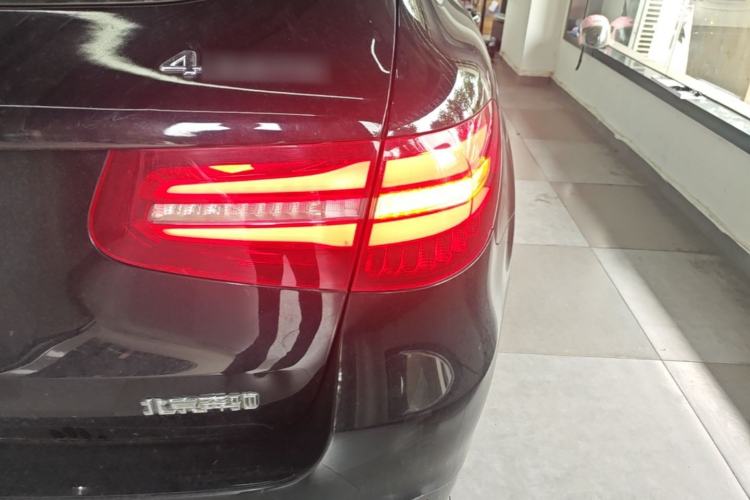 Used Mercedes-Benz GLC 2016 GLC 300 4MATIC Dynamic Model Exterior 3