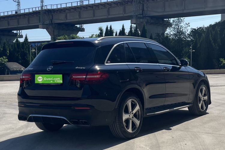 Used Mercedes-Benz GLC 2016 GLC 300 4MATIC Dynamic Model Exterior 3