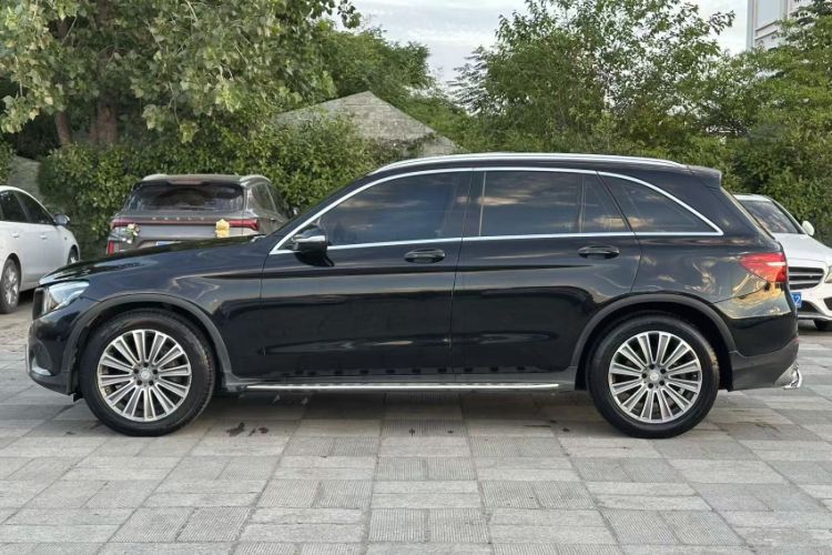 Used Mercedes-Benz GLC 2016 GLC 260 4MATIC Dynamic Edition Exterior 3