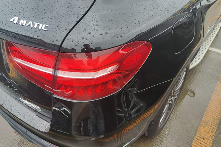 Used Mercedes-Benz GLC 2016 GLC 260 4MATIC Dynamic Edition Exterior 3