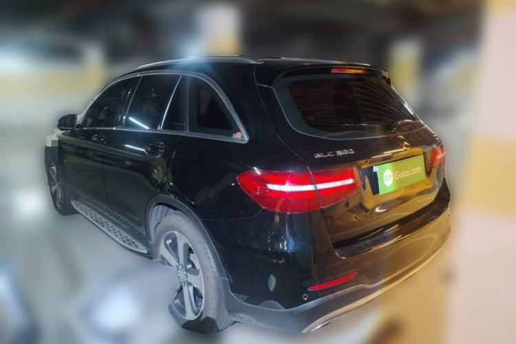 Used Mercedes-Benz GLC 2016 GLC 260 4MATIC Luxury Model Exterior 3