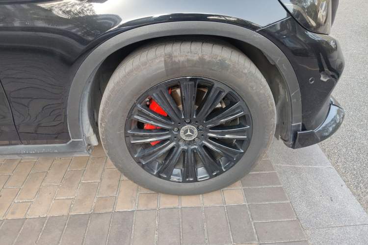 Used Mercedes-Benz GLC 2016 GLC 260 4MATIC Dynamic Edition Exterior 7