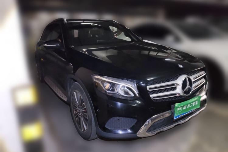 Used Mercedes-Benz GLC 2016 GLC 260 4MATIC Dynamic Edition Front Right 45 Deg