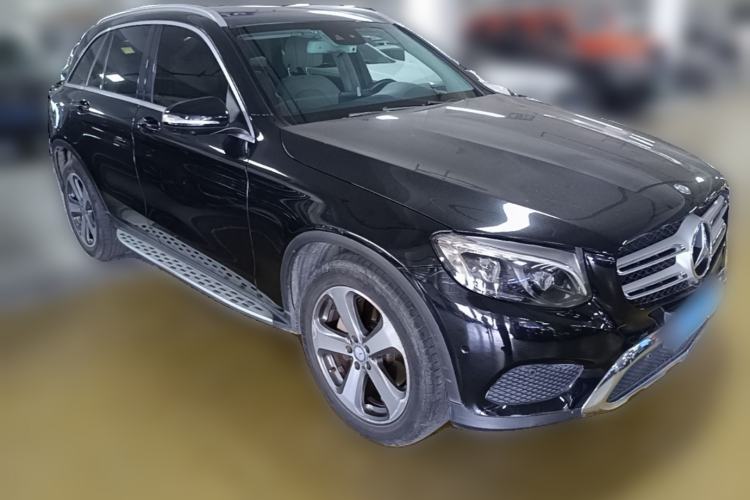 Used Mercedes-Benz GLC 2016 GLC 300 4MATIC Dynamic Model Front Right 45 Deg