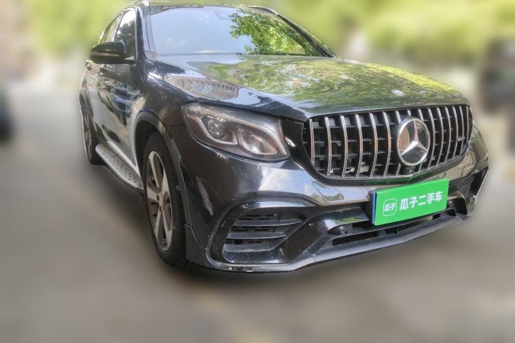 Used Mercedes-Benz GLC 2016 GLC 260 4MATIC Luxury Model Front Right 45 Deg