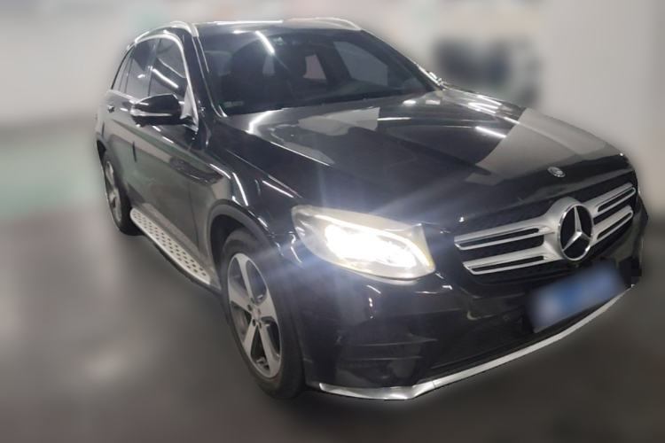 Used Mercedes-Benz GLC 2016 GLC 260 4MATIC Luxury Model Front Right 45 Deg