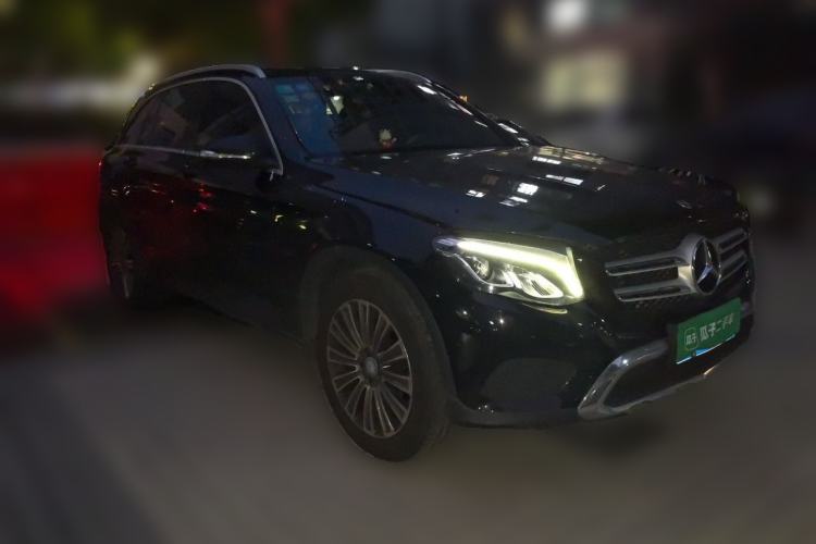 Used Mercedes-Benz GLC 2016 GLC 260 4MATIC Dynamic Edition Front Right 45 Deg