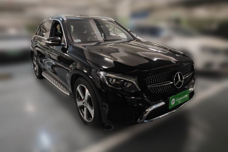 Used Mercedes-Benz GLC 2016 GLC 300 4MATIC Dynamic Model Front Right 45 Deg
