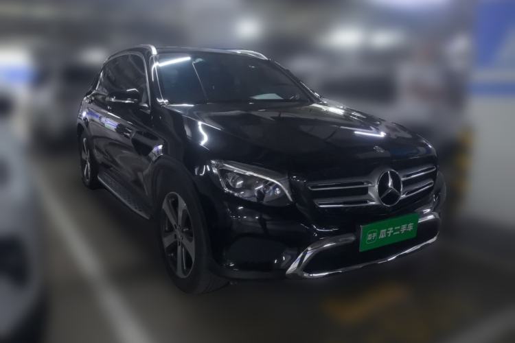 Used Mercedes-Benz GLC 2016 GLC 300 4MATIC Dynamic Model Front Right 45 Deg