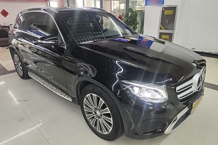 Used Mercedes-Benz GLC 2016 GLC 260 4MATIC Dynamic Edition Front Right 45 Deg