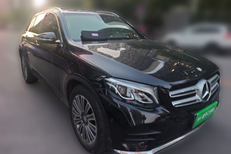 Used Mercedes-Benz GLC 2016 GLC 260 4MATIC Dynamic Edition Front Right 45 Deg