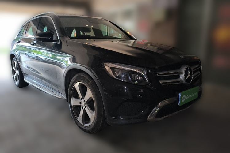 Used Mercedes-Benz GLC 2016 GLC 300 4MATIC Dynamic Model Front Right 45 Deg