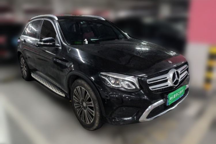 Used Mercedes-Benz GLC 2016 GLC 260 4MATIC Dynamic Edition Front Right 45 Deg
