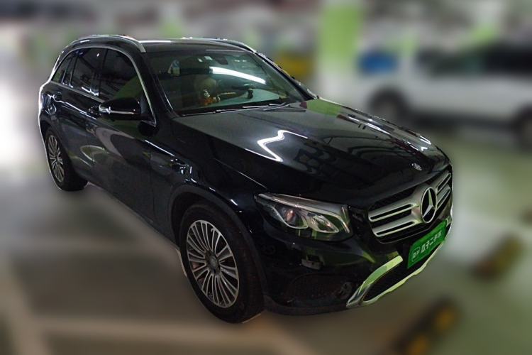 Used Mercedes-Benz GLC 2016 GLC 260 4MATIC Dynamic Edition Front Right 45 Deg