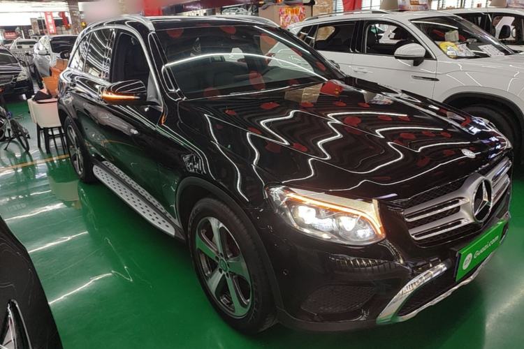 Used Mercedes-Benz GLC 2016 GLC 300 4MATIC Dynamic Model Front Right 45 Deg